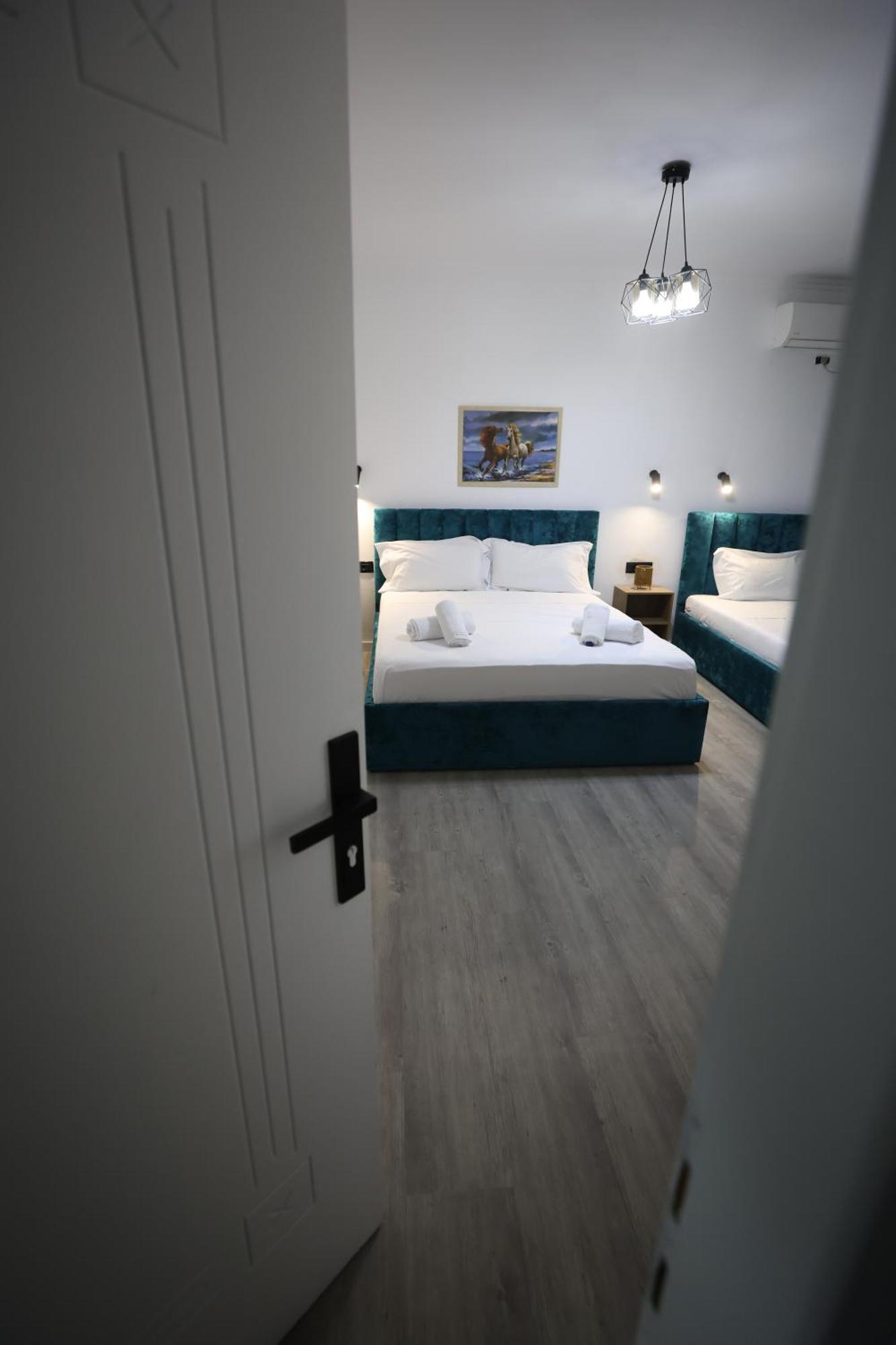 Vila Alizee Hotel Tirana Extérieur photo