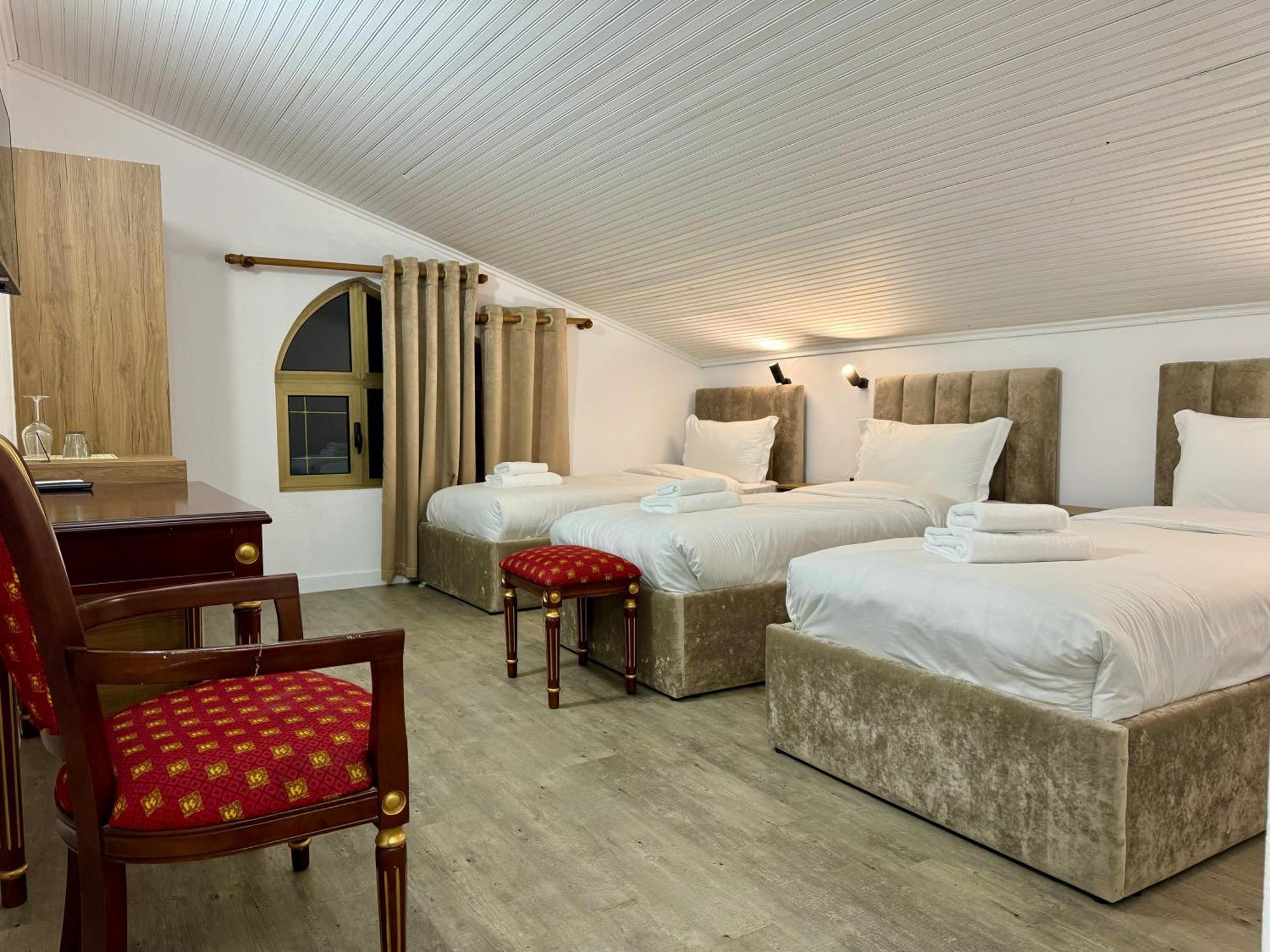 Vila Alizee Hotel Tirana Extérieur photo