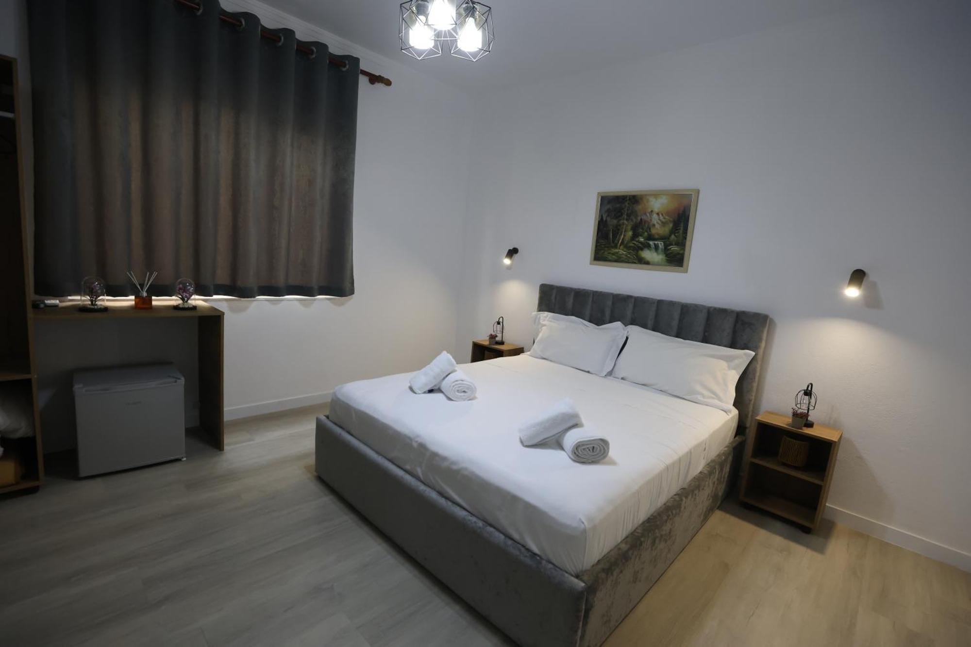 Vila Alizee Hotel Tirana Extérieur photo