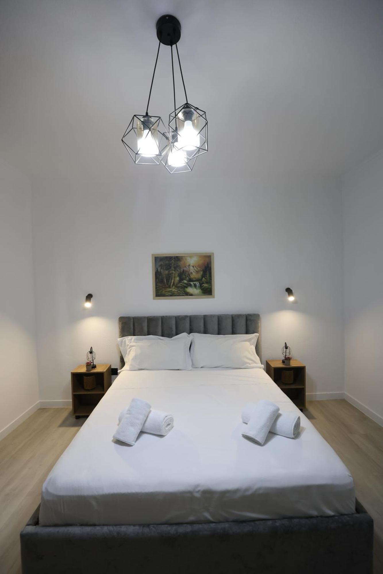 Vila Alizee Hotel Tirana Extérieur photo